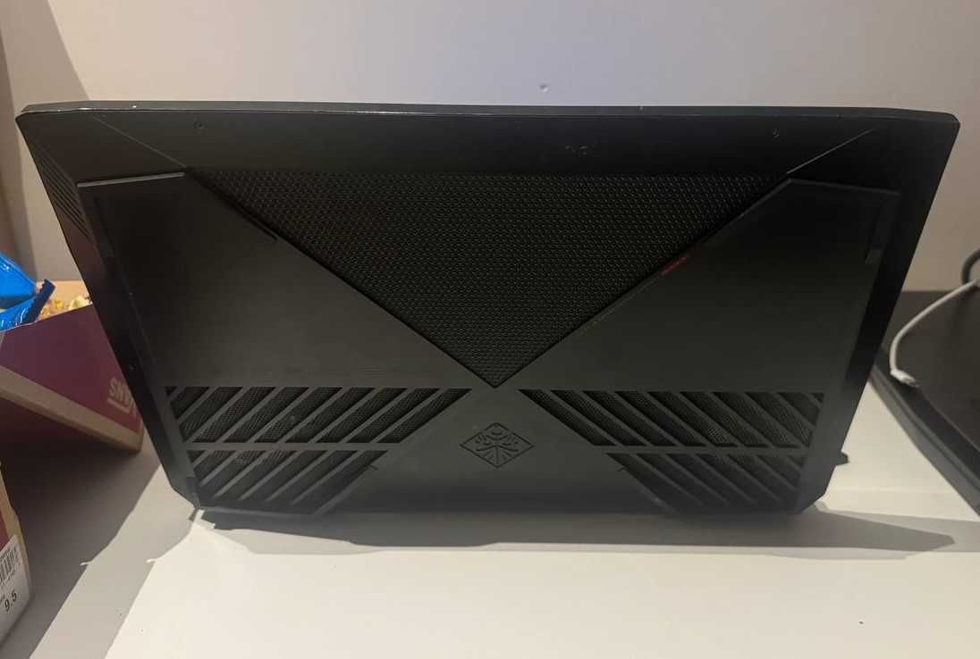OMEN HP GTX 1070 8GB/Intel i7-8750H/32GB/SSD512GB
