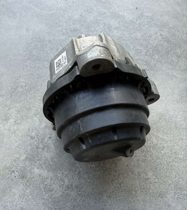 Подушка двигуна 9429397 BMW g05