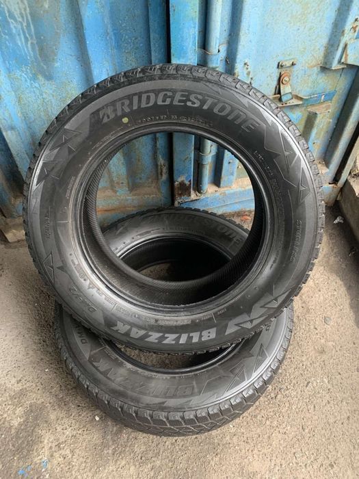 Зимові Шини б/в Bridgestone Blizzak DM-V2 225/65 R17 102 S
