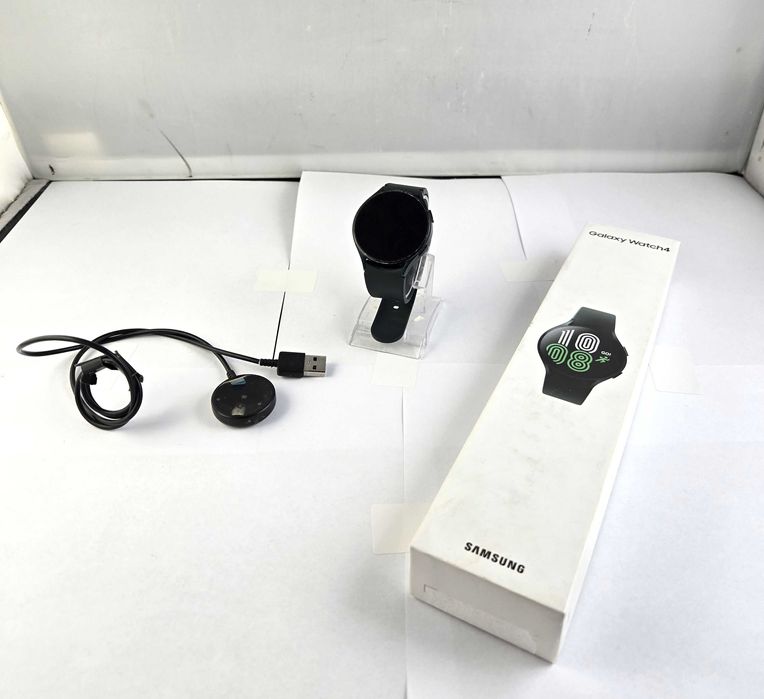 Samsung Galaxy  Watch 4 44MM R870 + ŁADOWARKA, PUDEŁKO