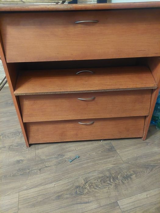 Szafka na buty  więcej informacji udzielę pod numerem telefonu odbiór