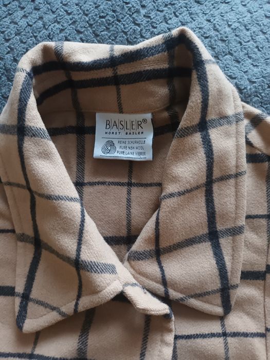 Тепла картата сорочка.