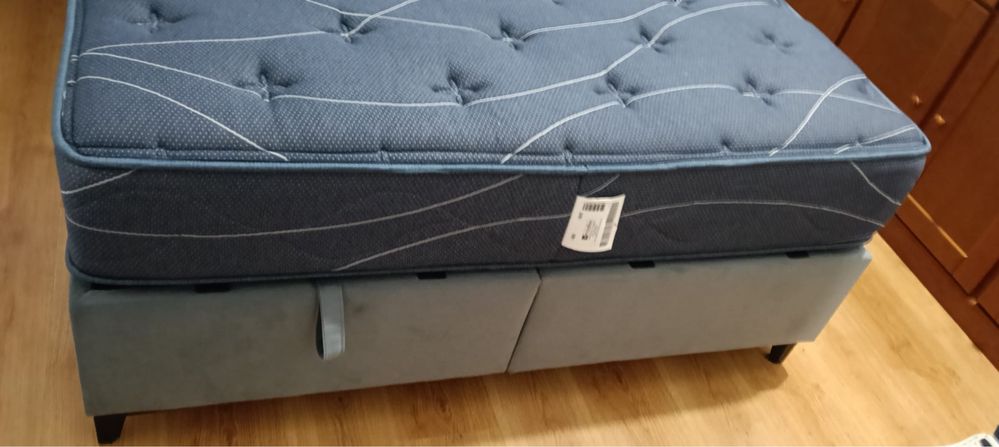 Sommier com arrumação e colchão molaflex novo