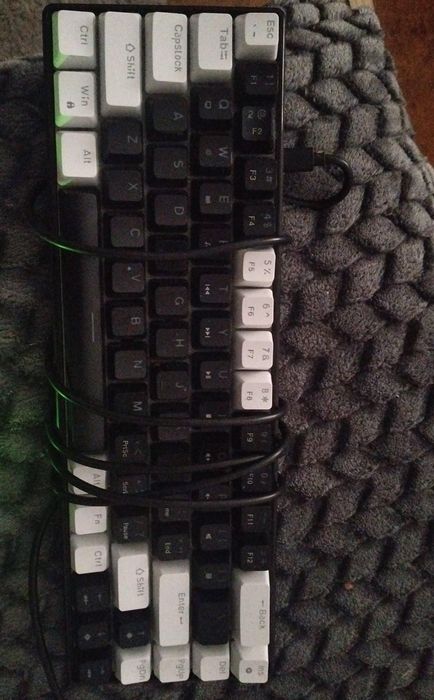 A venda um teclado