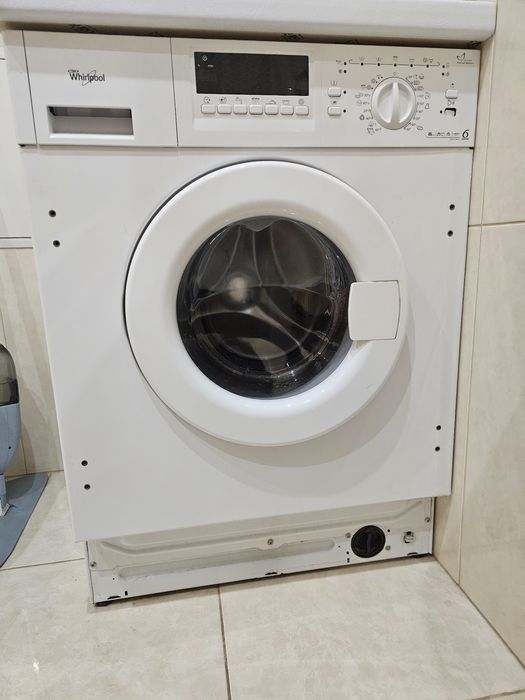 Вбудована пральна машина Whirpool awok 0614