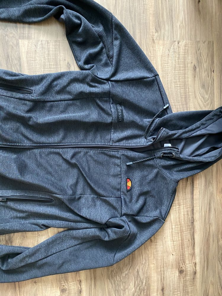 Продам кофту ellesse