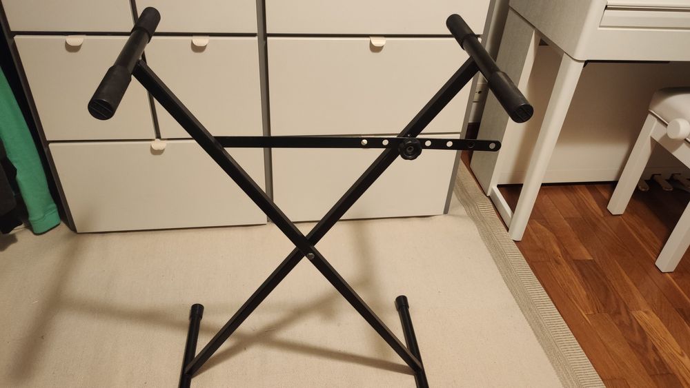 Órgão eletrónico Roland E14