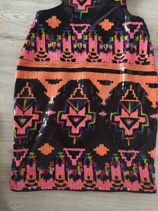 Sukienka z cekinów, XS