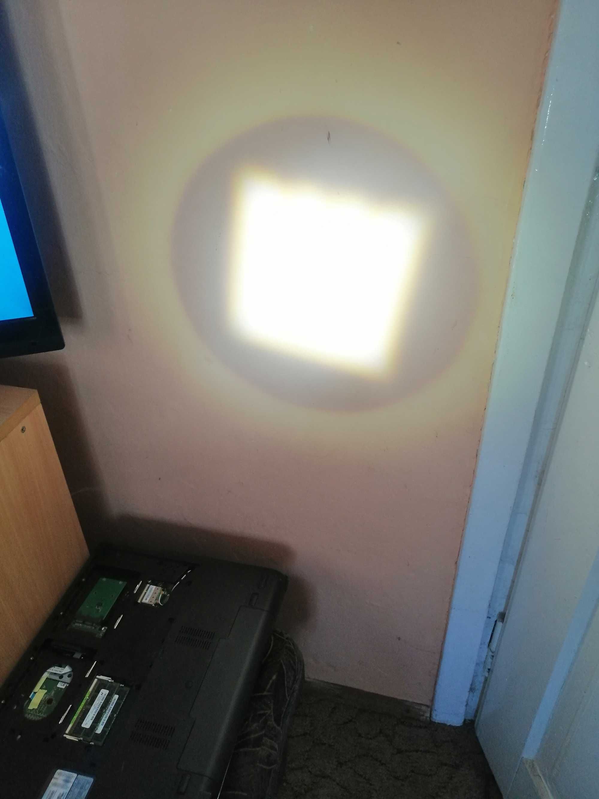 Latarka z akumulatorkiem 3,7 V 4800 mAh