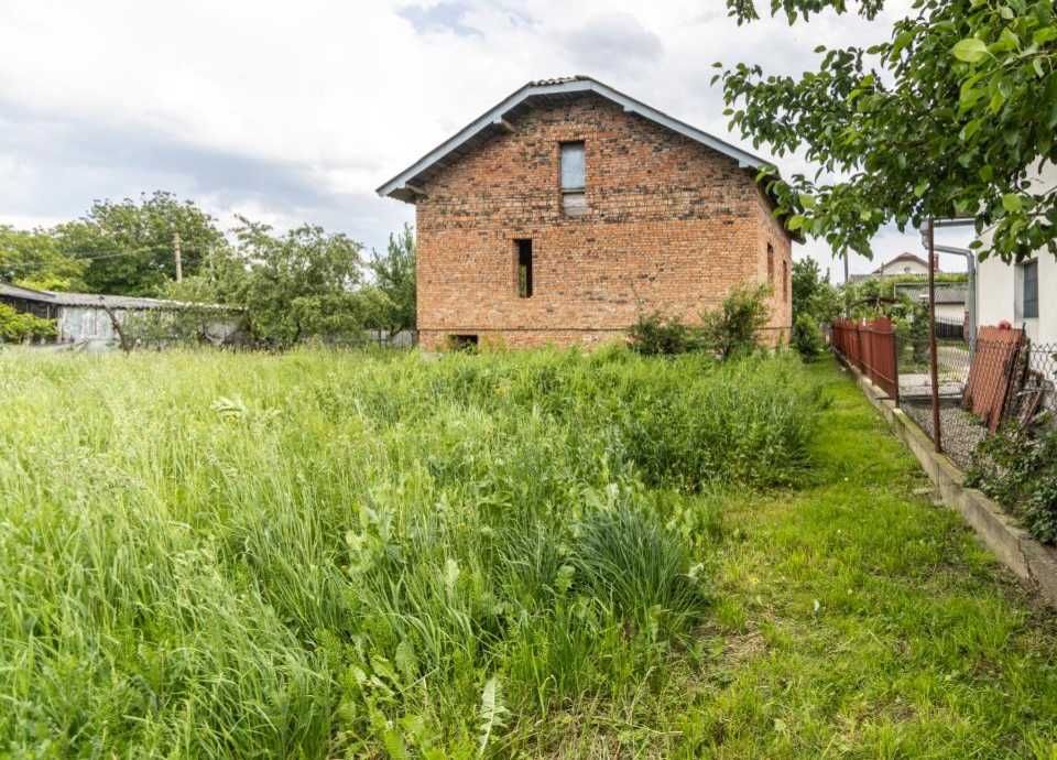 Будинок в Підліссі, велика ділянка