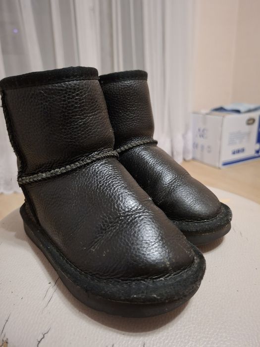 Зимові шкіряні чобітки Угі на хлопчика 29 розмір