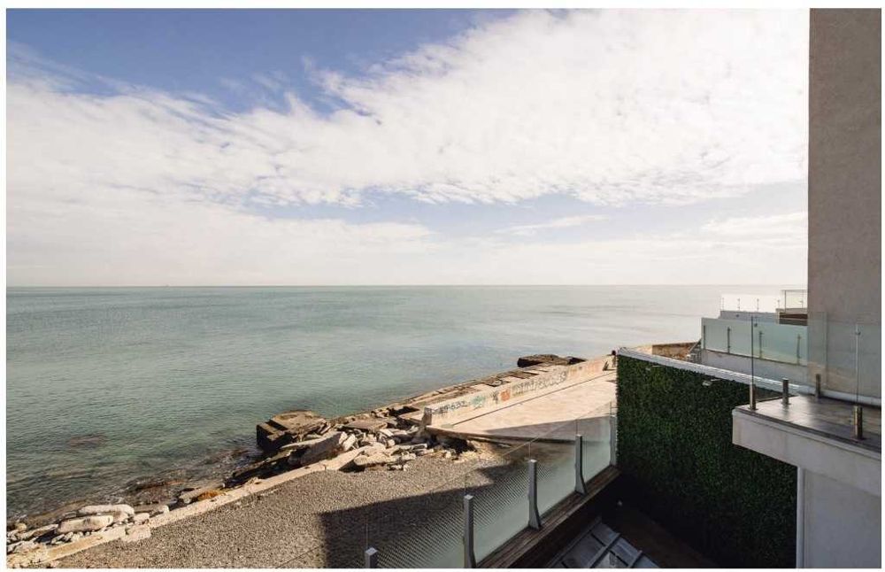 Высокотехнологичный современный дом 1-я линия моря Аркадия