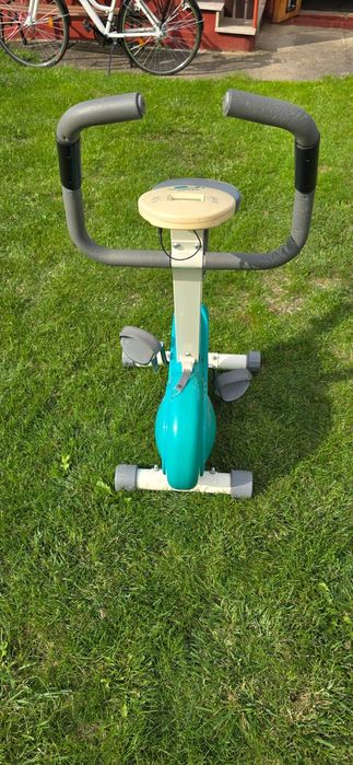 Rower stacjonarny z wyswietlaczem