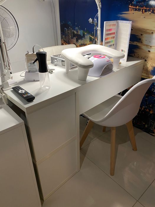 Secretária branca IKEA