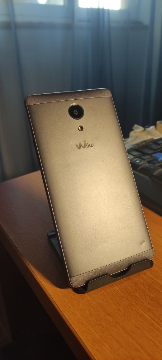 Telemóvel Wiko robby