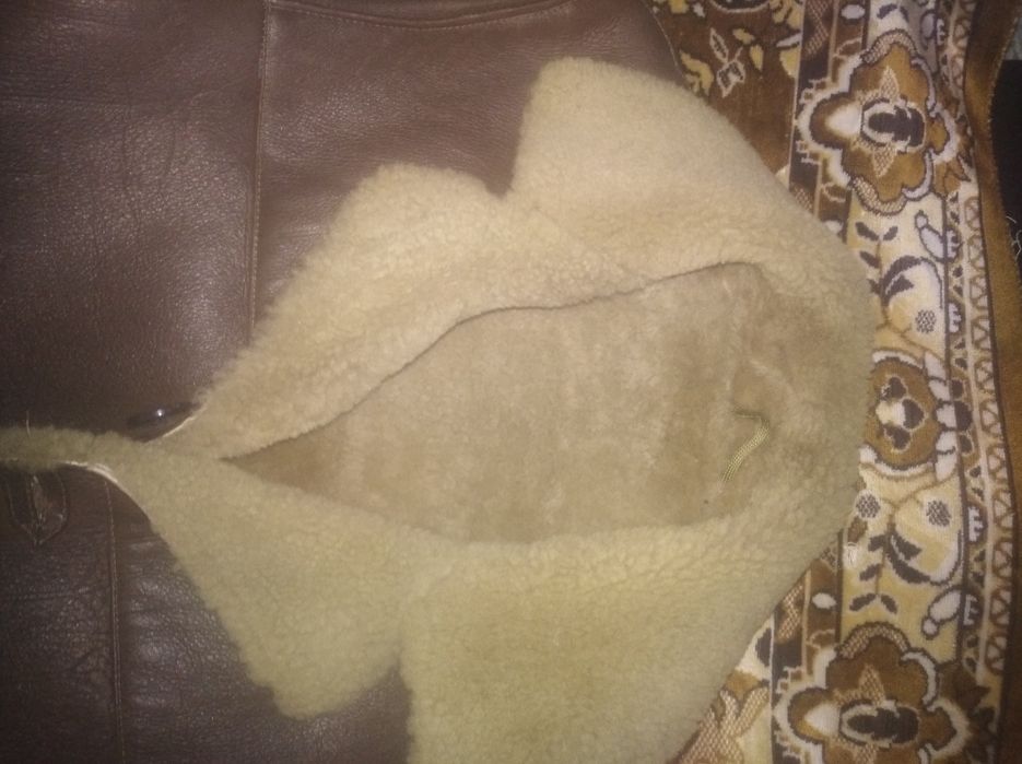 Дубленка кожаная с натуральным мехом.