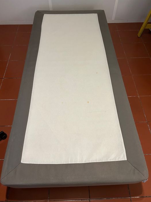Sommier com pés em madeira - solteiro IKEA Espevär - mattress base.