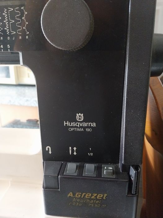 Maquina costura completa impecavel