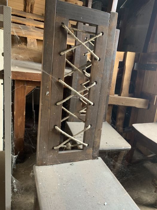 столи стільці меблі