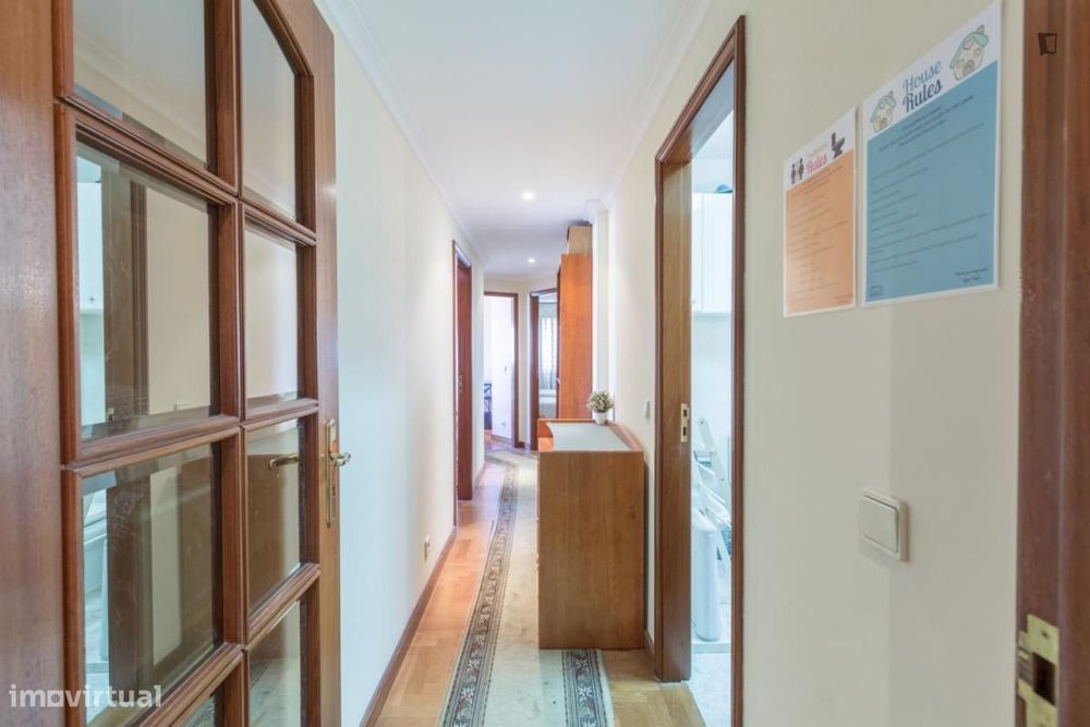 Quarto - localizado em Paranhos Porto