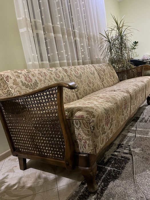 Диван(розкладний) привезений з Німеччини в хорошому стані