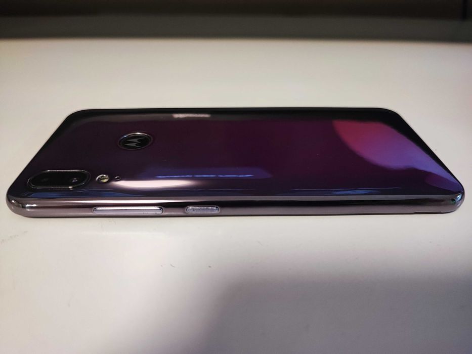 Motorola Moto E6 Plus 4/64GB Polished Graphite состояние нового