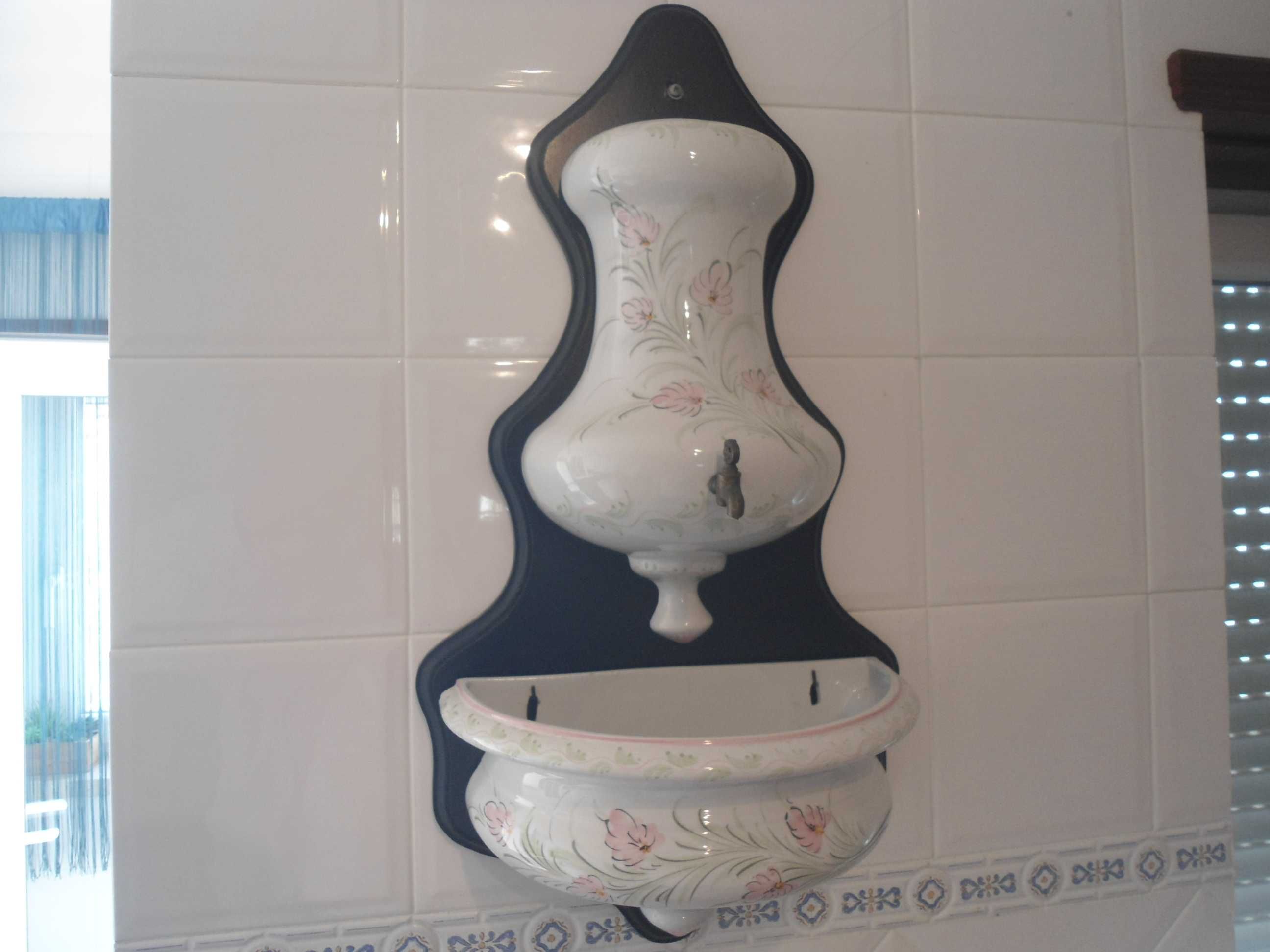 Fonte decorativa com 71 cm de altura