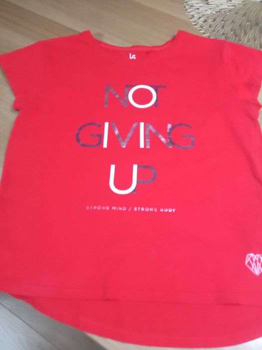 T-shirt czerwony 158 r.
