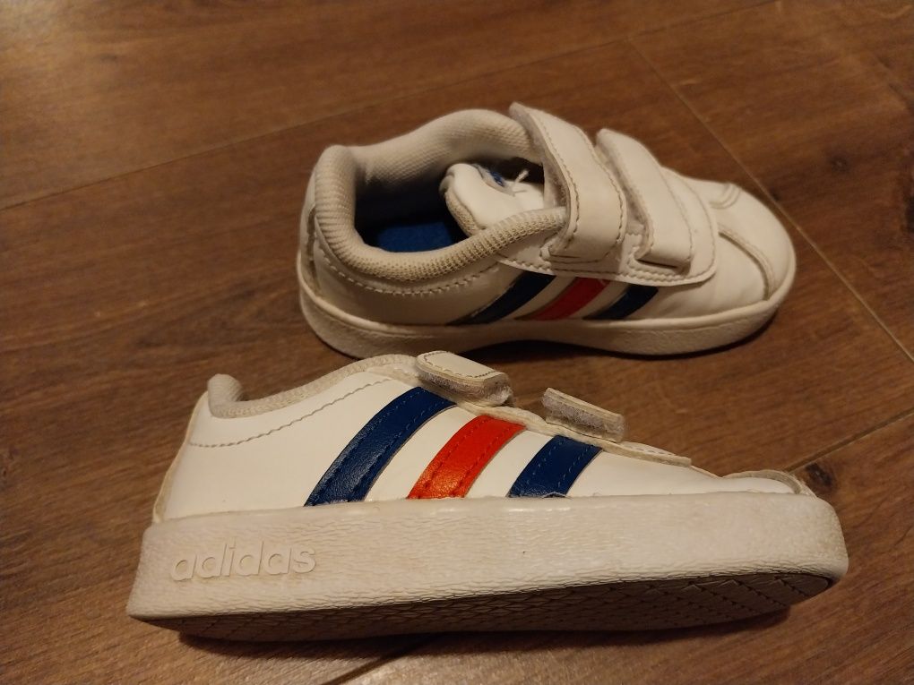 Adidasy firmy adidas 21