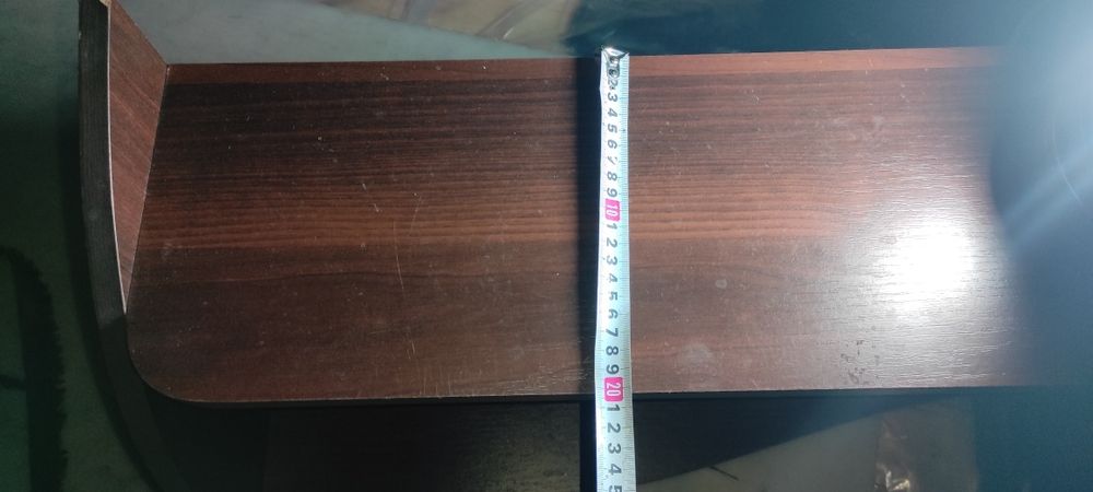 Дерев'яна полиця