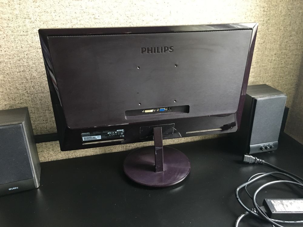 Моеитор PHILIPS ,колонки SVEN