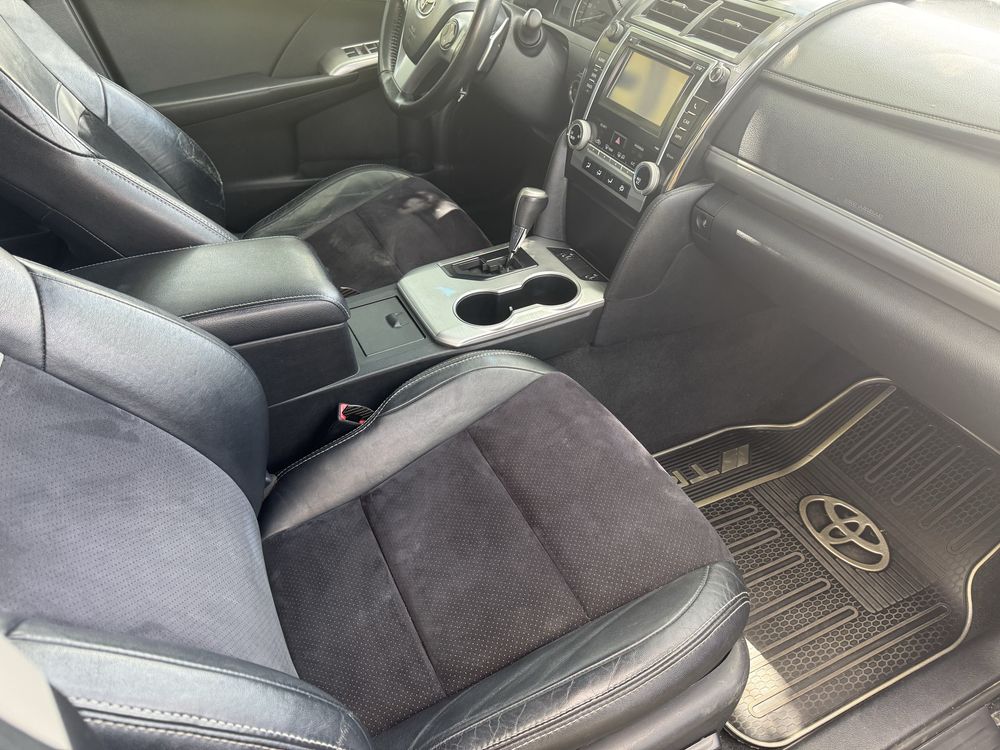 Продам TOYOTA Camry 2012 року