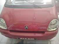 Carro sem carta em bom estado de conservação