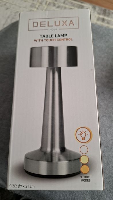 Lampka stolikowa led nowa