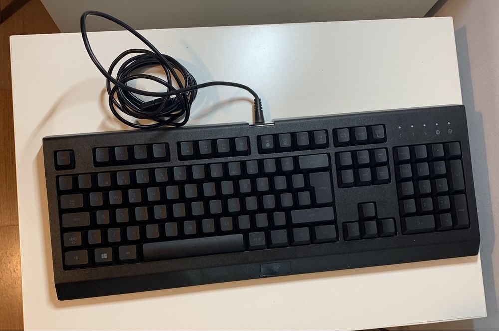 Teclado rayzer cynosa lite