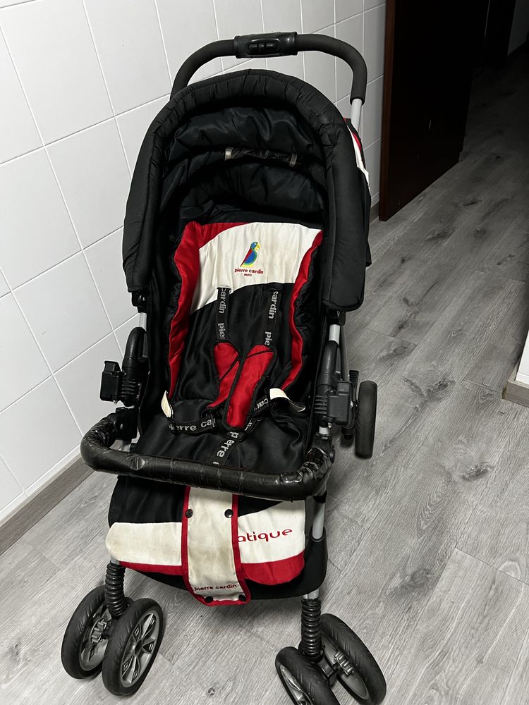 Carro de bebe com ovinho