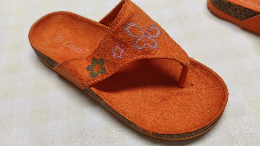 Chinelos em pele de dedos de menina laranjas linea 7 Tamanho 33 NOVOS