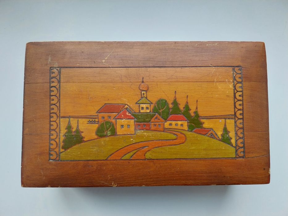 Шкатулка деревянная