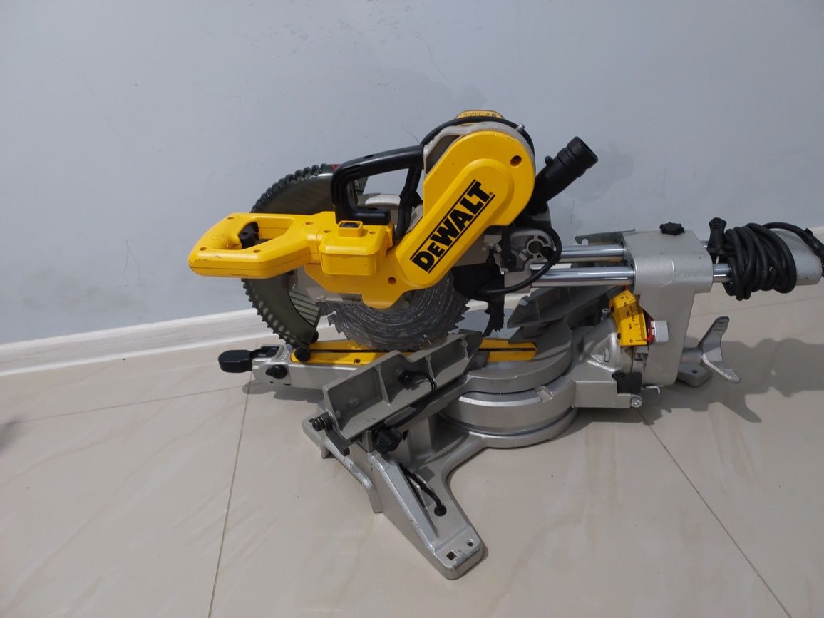 Dewalt Пила дискова акумуляторна безщіткова DeWalt DCS727