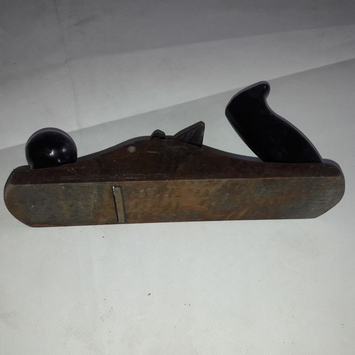 Рубанок по дереву.