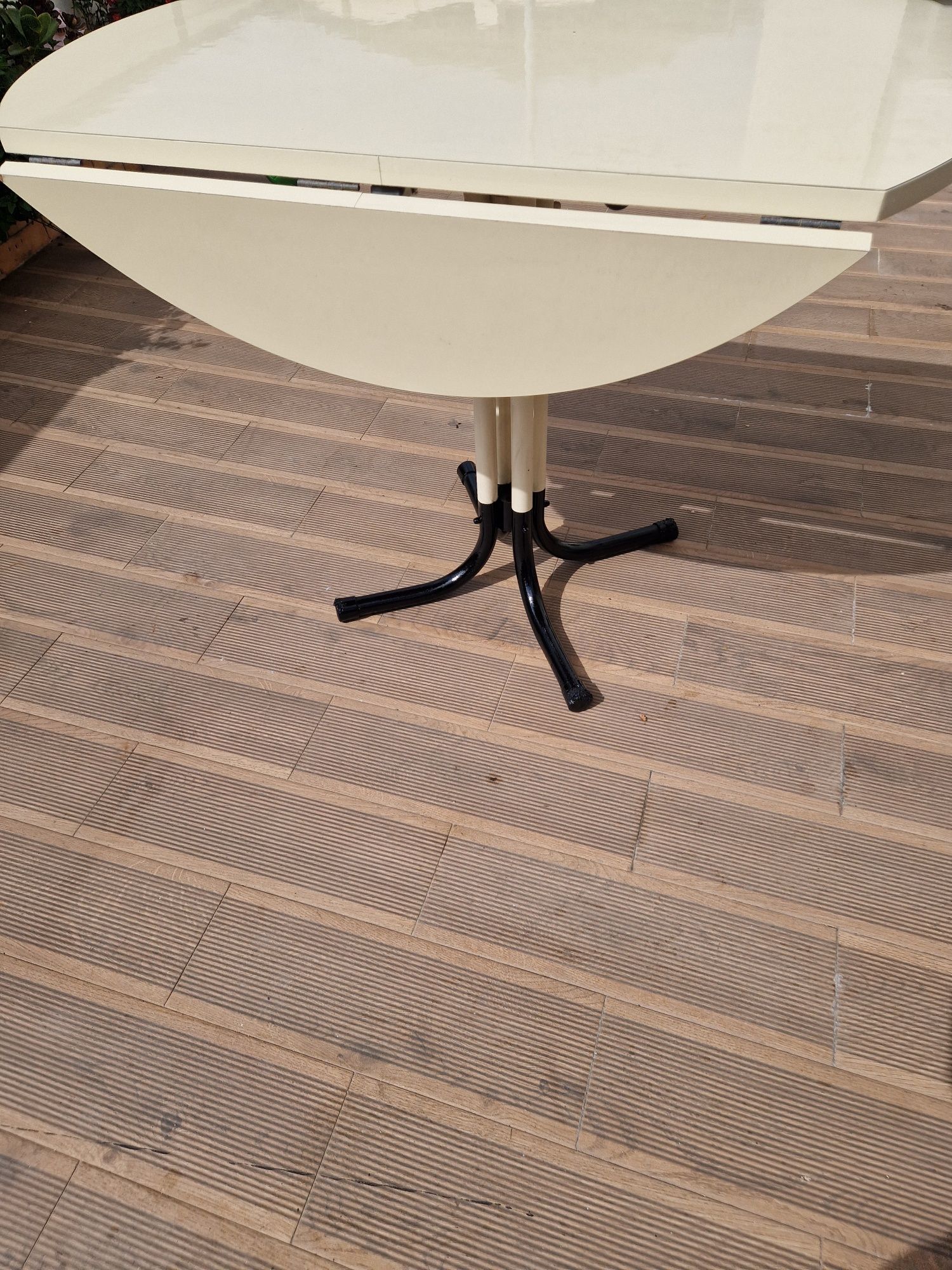 Vendo mesa pequena