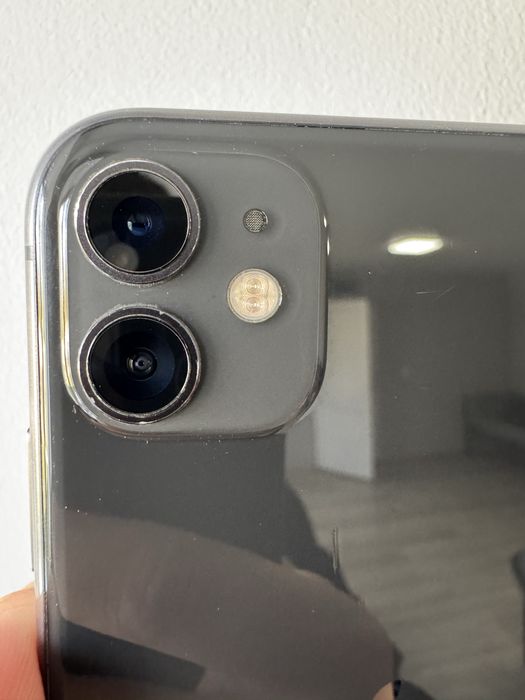 IPhone 11 64 GB гарний стан