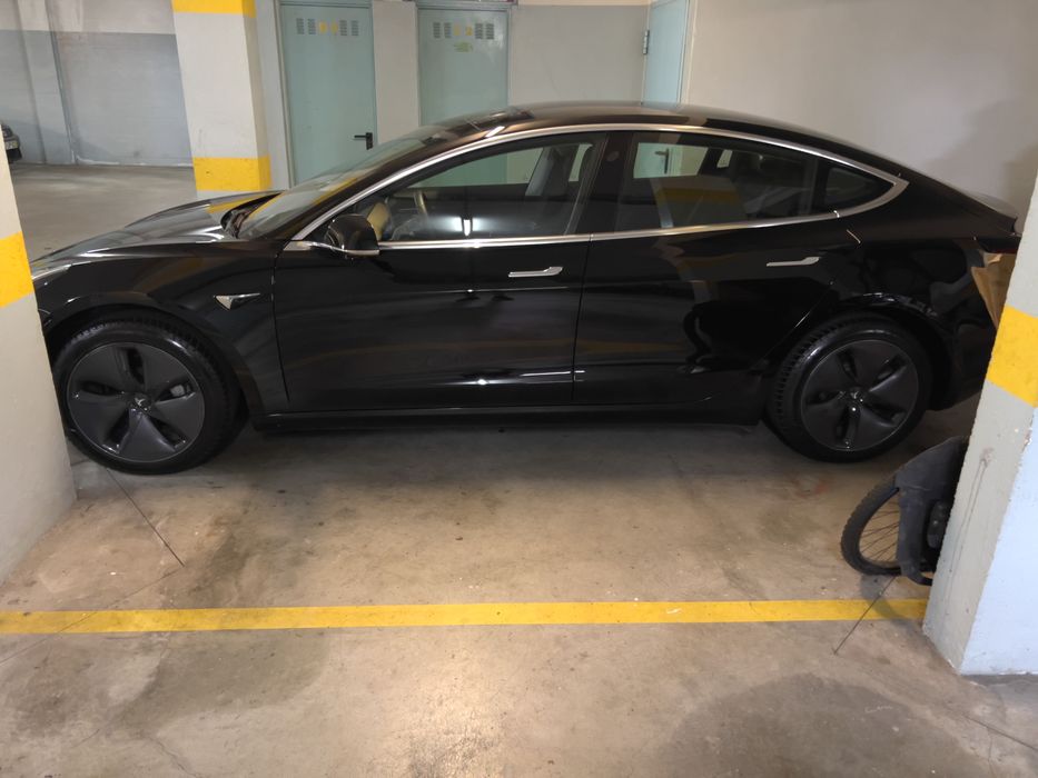 Tesla model 3 standard range plus rwd