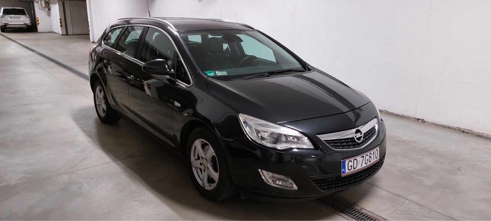 Opel Astra J 2011r