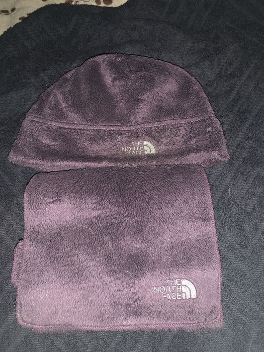 Komplet cieplutki fioletowy marka The North Face