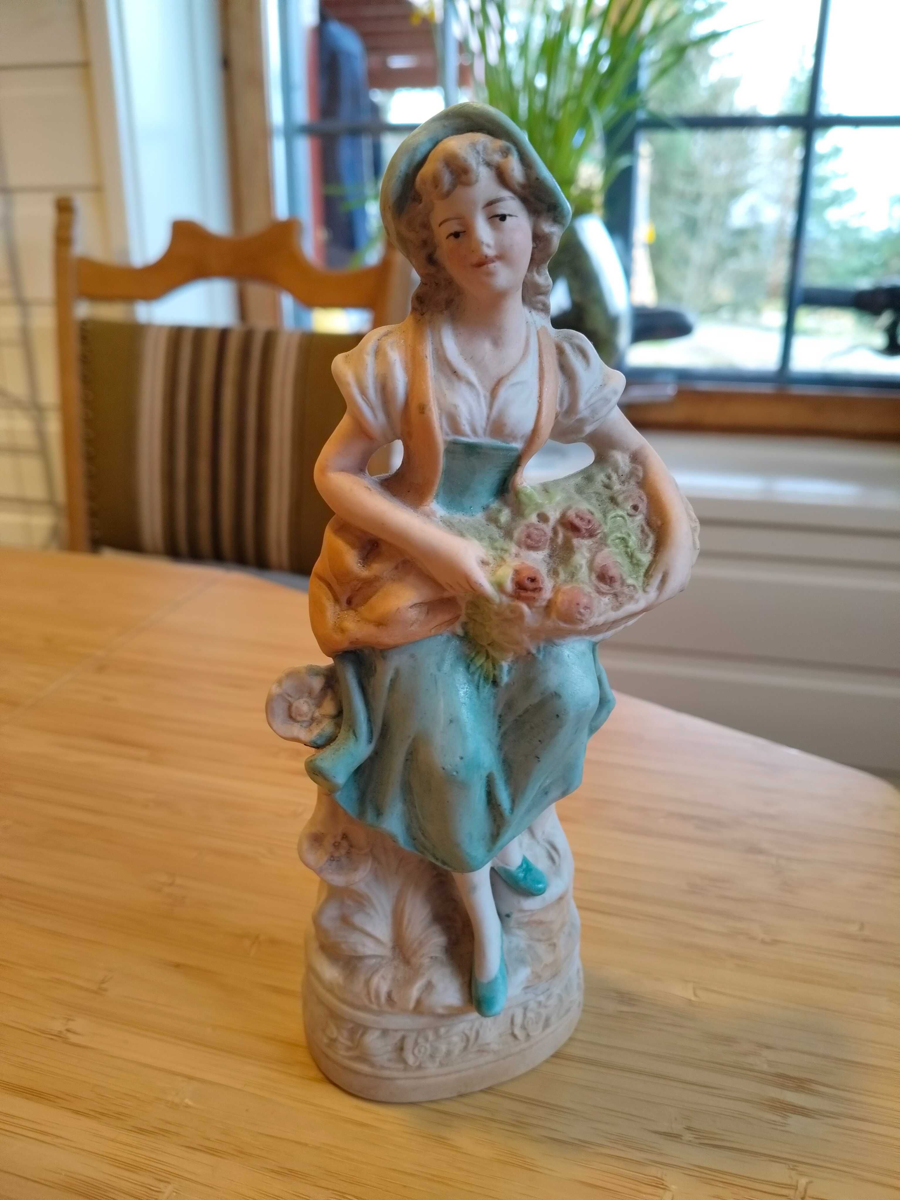 Figurka porcelanowa antyk