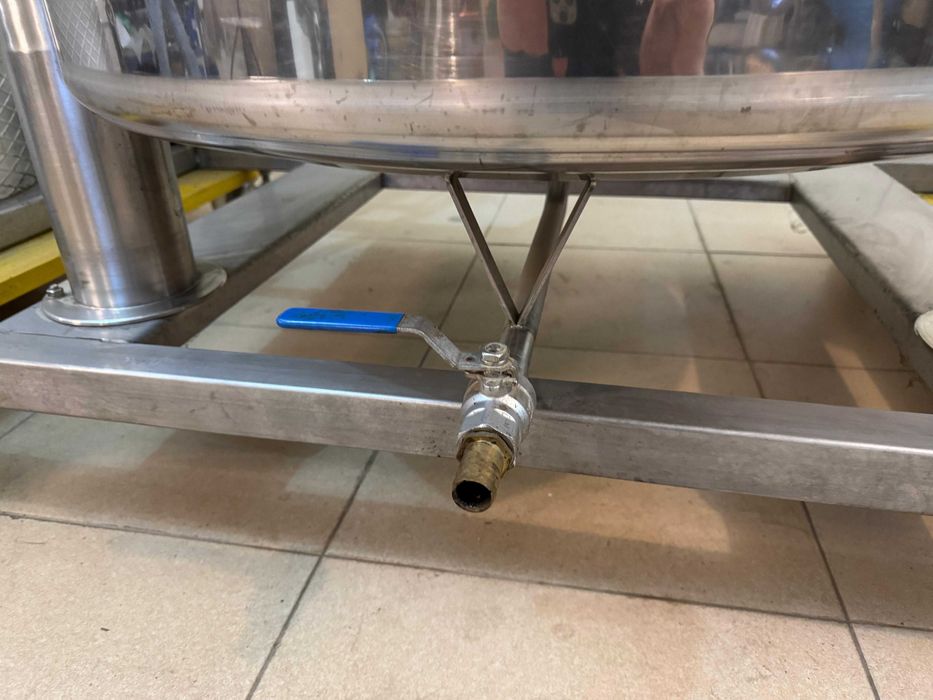 Destilaria inox 1100L como nova