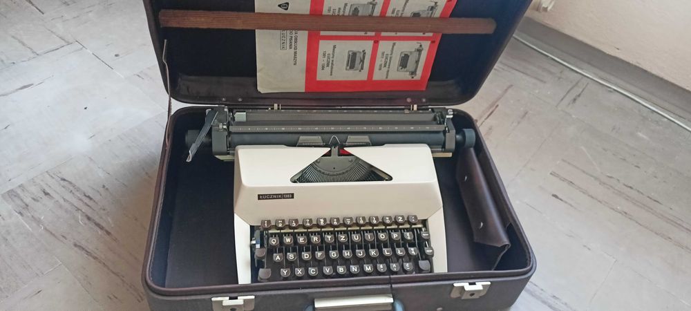 Maszyna do pisania Łucznik 1303