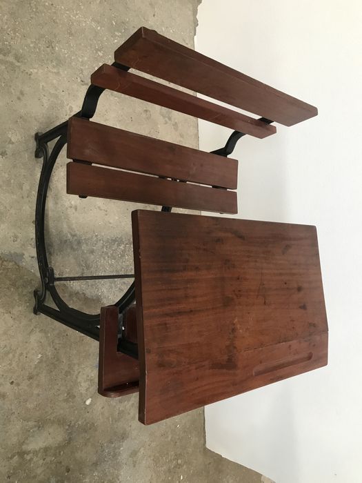 Escrevaninha antiga de ctriança