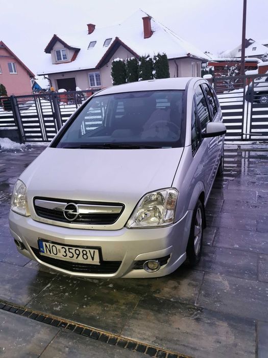 Tanio zadbana Meriva, maly przebieg climatronic garaz alu chrom serwis